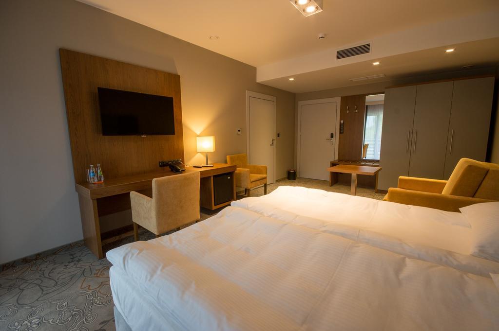 ג'אנוב לובלסקי Rezydencja Sosnowa Luxury Hotel מראה חיצוני תמונה