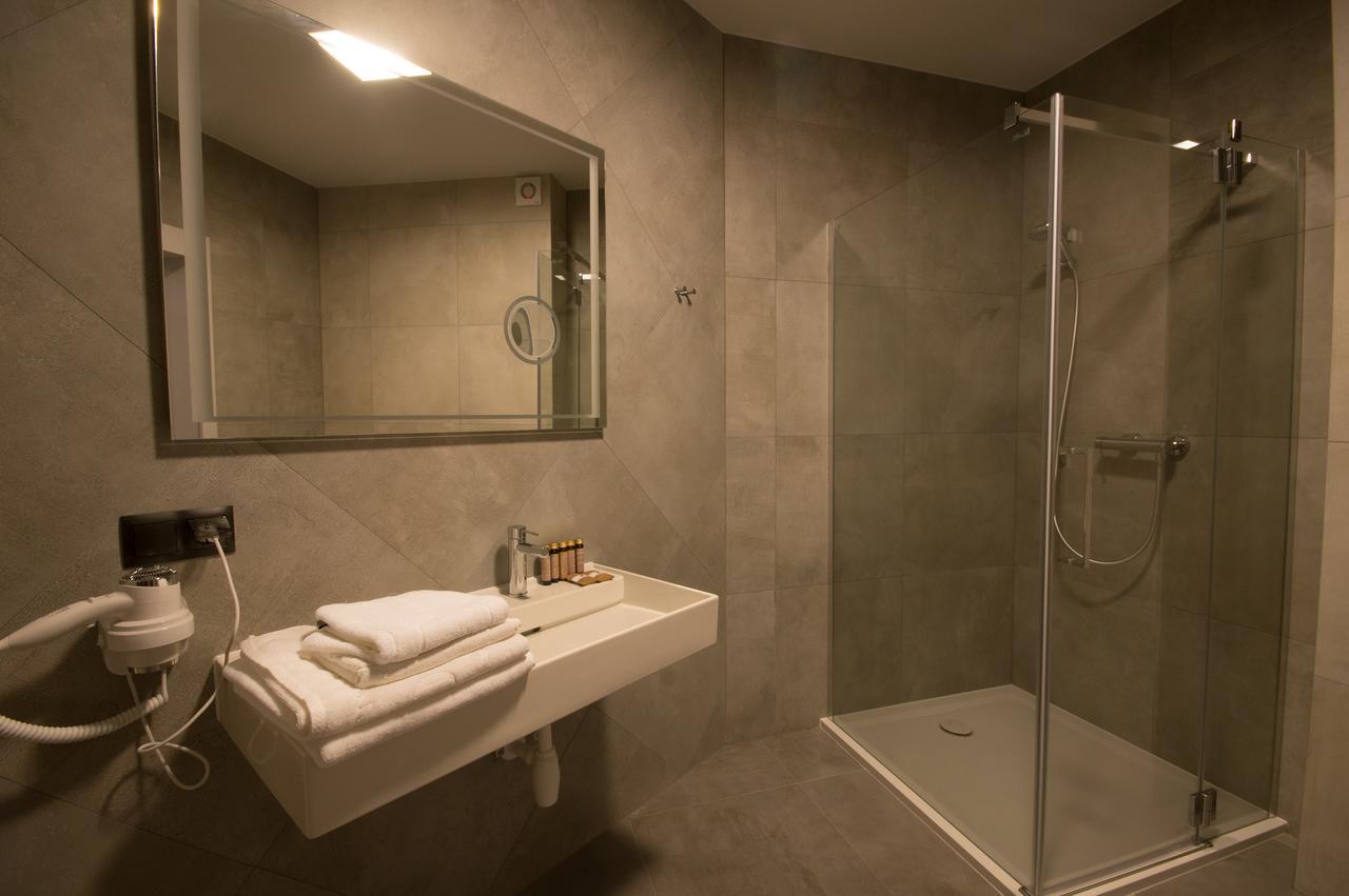 ג'אנוב לובלסקי Rezydencja Sosnowa Luxury Hotel חדר תמונה